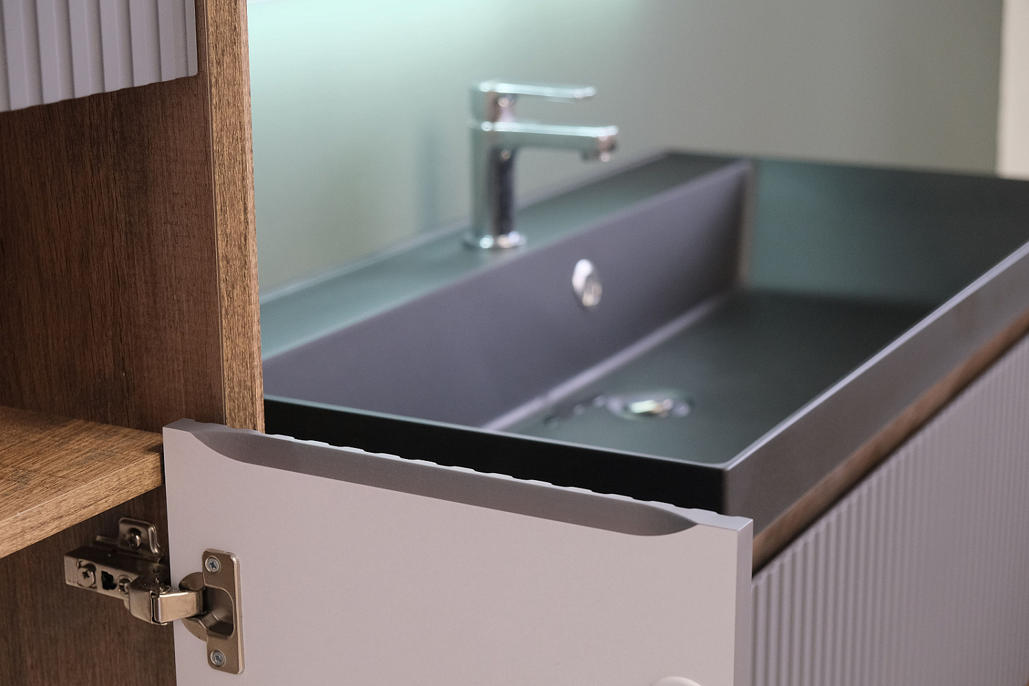 Пенал Тоссони 140 подвесной Сонома светлая/Белый